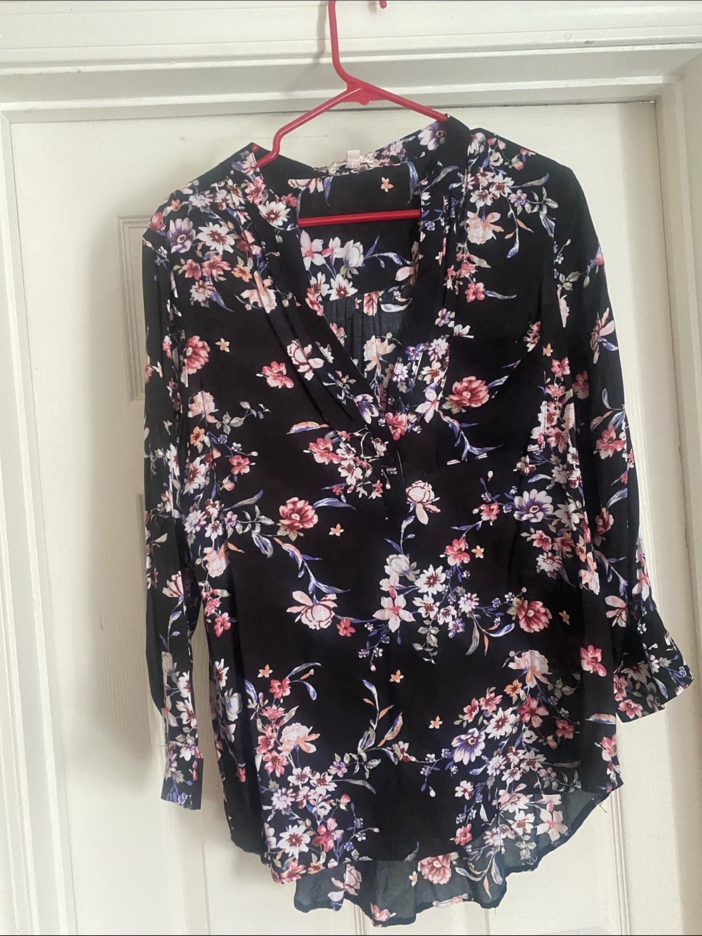Black Floral V-Neck Long-Sleeve Blouse